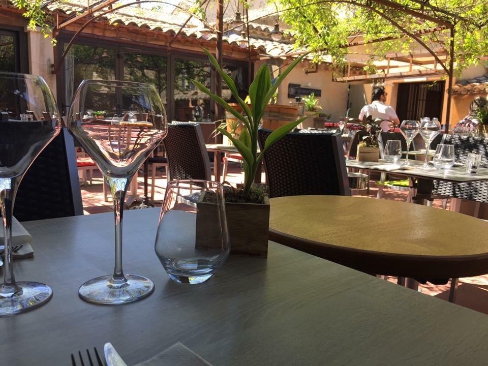 Hotel Le Vieux Bistrot Cabrières-dʼAvignon Exterior foto